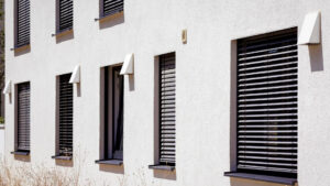 Panne de volet roulant à la Rochelle : repérer les signes qui exigent une intervention rapide